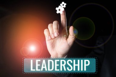 Metin Liderliği gösterimi yazılıyor, Bir grup insana veya şirkete liderlik etmeyi içeren Yetenek Etkinliği kavramı