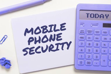 Mobil Telefon Güvenliği kavramsal başlık, mobil aygıtlar kablosuz güvenlik üzerinde kavramsal fotoğraf güvenliği verisi