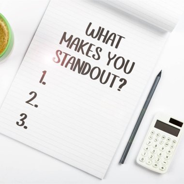 Sizi neyin öne çıkardığını gösteren metin başlığı, kavramsal fotoğraf birisine niteliklerini soruyor