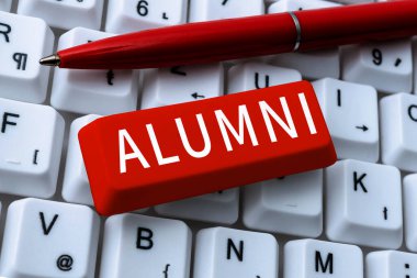 El yazısı işareti: Mezunlar, İnternet. Eski öğrenci veya öğrenci kavramı.