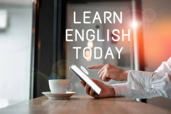 Знак Показує Навчайся Англійської Сьогодні Інтернет Концепція Набуває Знань Навичок — стокове фото