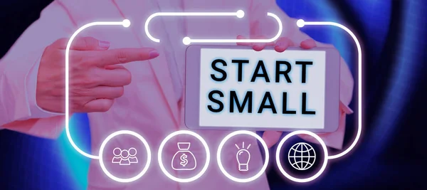 Znak Tekstowy Pokazujący Start Małe Internet Koncepcja Małe Średnie Przedsiębiorstwa — Zdjęcie stockowe