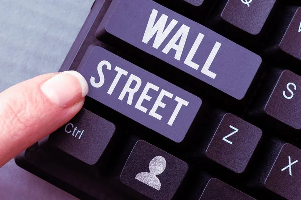 Text Bildtext Som Presenterar Wall Street Affärsöversikt Hem För New — Stockfoto