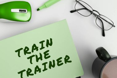 Eğitmen Kavramsal Başlık Eğitmeni, İnternet Konsepti akıl hocalığı öğretmek ya da diğerlerini eğitmek için tanımlandı