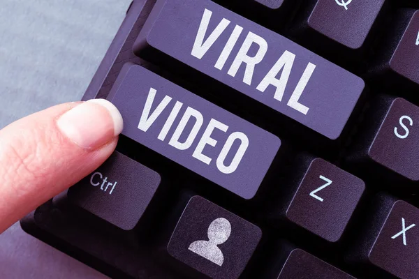 Text Tecken Som Visar Viral Video Internet Koncept Videon Som — Stockfoto