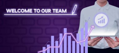 Ekibimize hoş geldin mesajı yazma, iş konsepti takım arkadaşlarınıza başka birini tanıtma.