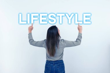 Bir bireyin, grubun ya da kültürün tipik yaşam biçimi üzerine yazılmış Yaşam Tarzını gösteren işaret.