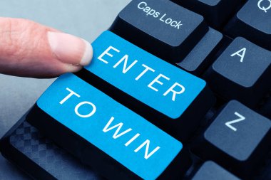 Kazanmaya Girin, iş konseptini ödül ya da kazanma şansı karşılığında bir şeyi değiş tokuş ederek gösteren bir ilham kaynağı