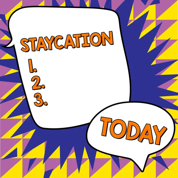 Schreiben Von Textanzeigen Staycation Geschäftsidee Einen Urlaub Den Eigenen Vier — Stockfoto