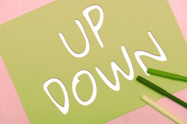 Metin başlığı aşağı sunar, iş vitrini aşağı bakmak ya da moralini bozmak için Bak ya da tamamen berbat hisset