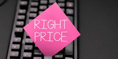 İlham, doğru fiyat ve iş yaklaşımını gösteriyor. Ürün için makul olan para miktarı.