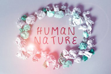 İnsan doğası, internet kavramının psikolojik özelliklerini, duygularını ve davranışsal özelliklerini gösteren bir ilham kaynağı.