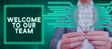 Takımımıza hoş geldiniz, iş şovu sunan metin başlığı. Takım arkadaşlarınıza başka birini tanıtıyorsunuz.