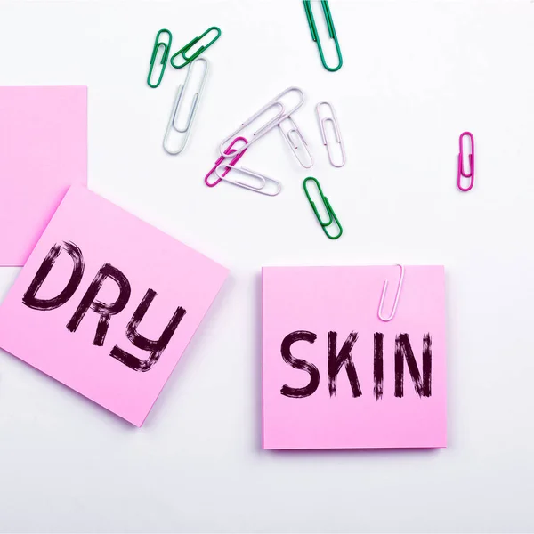 Writing Displaying Text Dry Skin Word Uncomfortable Condition Marked Scaling — Stock Photo, Image