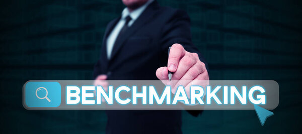 Вдохновение показ знака бенчмаркинг, слово, написанное на Оценка что-то по сравнению со стандартной стратегии