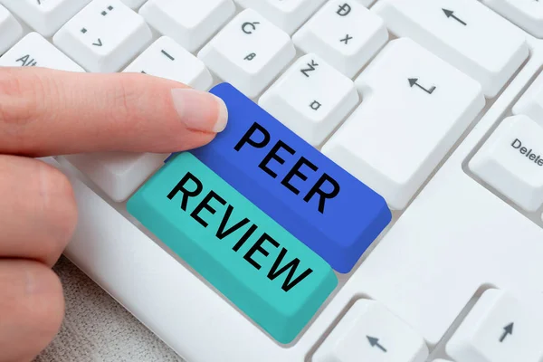 Konzeptionelle Anzeige Peer Review Business Konzept Friedlich Glücklich Sein Mit — Stockfoto