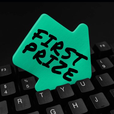 Birincilik ödülünü gösteren ilham perisi, Kelime Genel Kazanan için en çok arzu edilen ve en büyük ödüle yazıldı