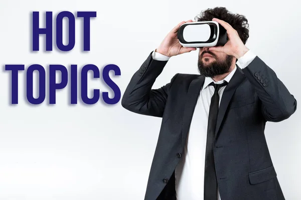 Hand Skrivtecken Hot Topics Business Showcase Ämne Som Många Människor — Stockfoto