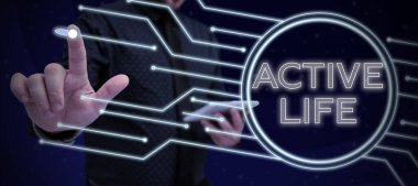 Etkin Yaşam, iş hayatı konseptini gösteren ilham kaynağı günlük aktivitelerinize fiziksel aktiviteleri entegre eder.