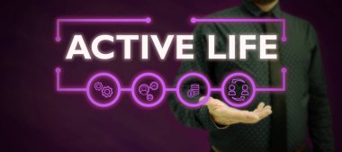 Aktif Yaşamın kavramsal görüntüsü, fiziksel aktiviteyi günlük yaşamınıza entegre eden kavramsal fotoğraf tarzı