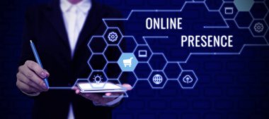 Çevrimiçi Varlık metni, çevrimiçi arama yoluyla bulunabilecek birinin iş vitrinleri yazılıyor