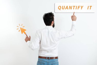 Metin gösterimi yazılıyor. İş fikri bir şeyin boyutunu ya da miktarını ölçer ve sayılarla ifade eder.