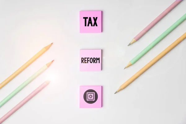 Şletme Sahipleriyle Vergi Tahsilatına Ilişkin Hükümet Politikalarını Gösteren Vergi Reformu — Stok fotoğraf