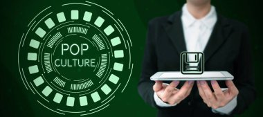 Metin sergisi Pop Culture, Business idea, çoğunluğu gençlerin yaşam tarzı ve zevklerini anlatıyor