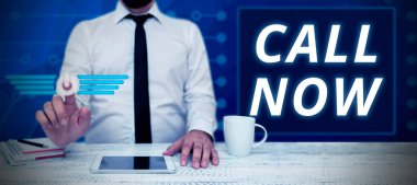 Metin Çağrısı, Kavramsal Fotoğraf hemen yazılıyor Telekom aygıtları kullanan bir kişi ile temas kurmak için