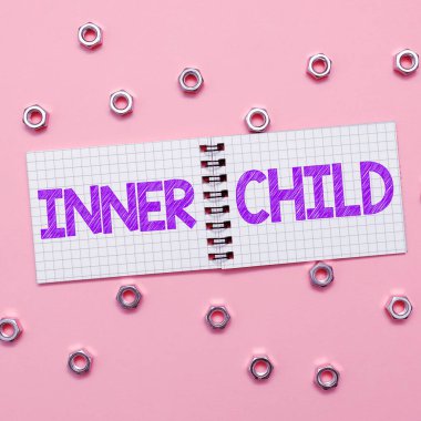 El yazısı işareti Inner Child, Internet Kişilerin kişiliklerinin genellikle saklı bir parçası olan çocuksu kavramı