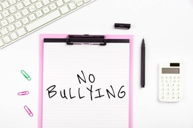 Metin başlığı: Zorbalık yok, Sözcük: Çocukların güç dengesizliğini durduran agresif davranışlar üzerine yazılmış