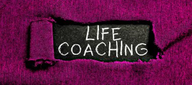 Kavramsal manşet Yaşam Koçluğu, İnternet Konsepti Zorluklarla Yaşamları Geliştirme Kariyerimizde bizi cesaretlendiriyor