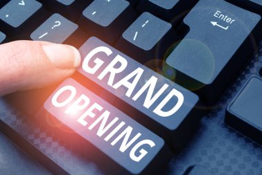 Metin başlığı Büyük Açılış, İş Fikri Kurdelesi Yeni İşletme İlk Resmi Gününü Kesiyor