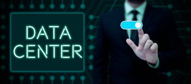 Veri Merkezi, İnternet Konsepti sunucular gibi bilgisayar tesislerini barındıran bir depo olduğunu gösteren metin işareti