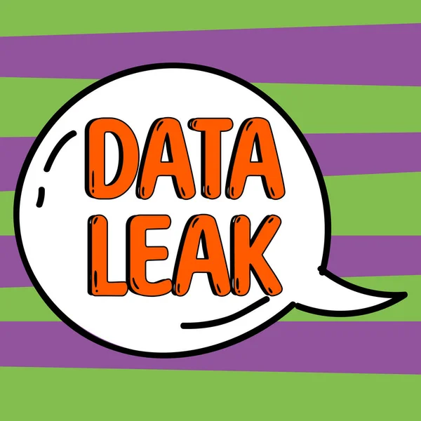 Pisanie Wyświetlania Tekstu Data Leak Przegląd Działalności Ujawnił Nielegalne Przekazywanie — Zdjęcie stockowe