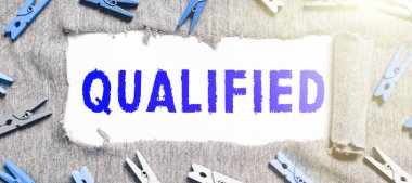 Sertifikalı bir iş yapmak için resmi olarak eğitilmiş, gösterim niteliğinde metin yazma fikri