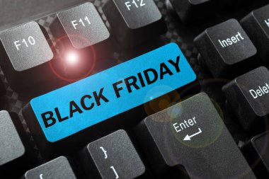 Kara Cuma metni yazmak, yani Şükran Günü alışveriş sezonunun ertesi günü.