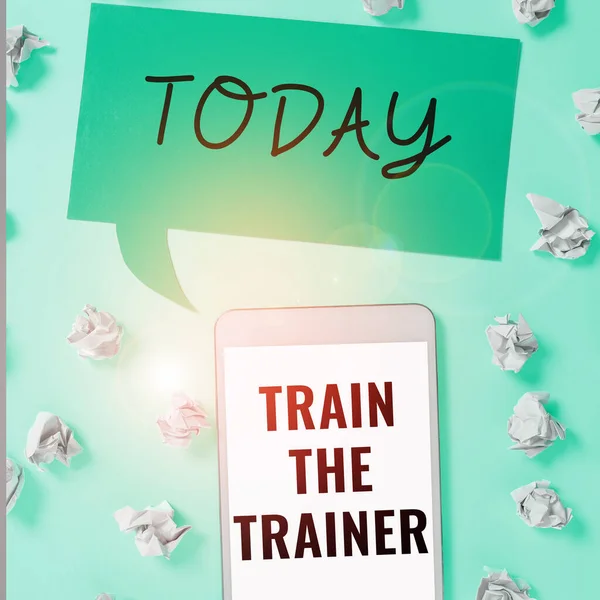 Affiche Train Trainer Word Pour Identifier Pour Enseigner Mentor Former — Photo