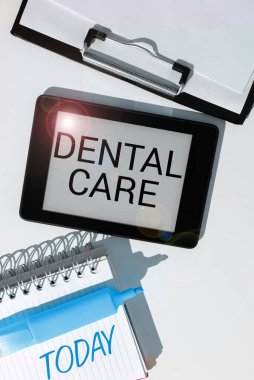 İlham verici diş bakımı, iş konsepti, sağlıklı dişlerin bakımı ya da gelecek için temiz tutulmasını gösteren metin