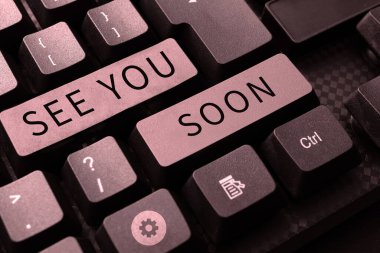 Kavramsal gösteri. Yakında görüşürüz. Biriyle vedalaşmak ve tekrar buluşmak için kullanılan bir iş gösterisi.