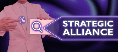 Stratejik İttifak ve İnternet 'i temsil eden metin başlığı Ülkeler, partiler ve hedef başarı konusunda bireyler arasında bir bağ kavramını kabul et