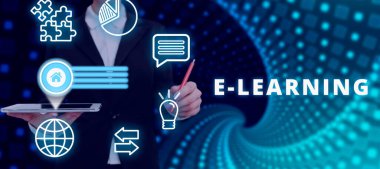 E Öğrenme, Kavram anlamlarını sunan metin başlığı genellikle İnternet 'te elektronik ortamda yürütülen dersler.