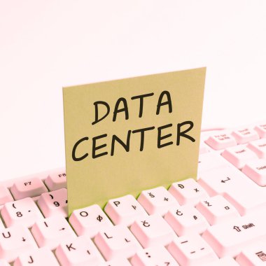 Veri Merkezi sunan metin başlığı, İş yaklaşımı sunucular gibi bilgisayar tesislerini barındıran bir depo