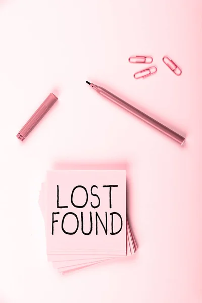 Text Showing Inspiration Lost Found Business Concept Things Left May — Stock Photo, Image