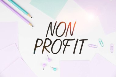 Kâr amacı gütmeyen, sahipleri için kar etmeyen bir organizasyon türü üzerine yazılan Sözcük İşareti