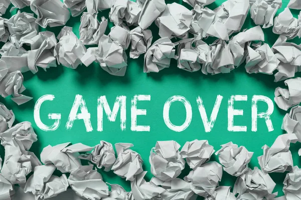 El yazısı oyunu bitti. Finallerine ya da finallerine ulaşan belirli bir spordaki bir durum için kelime oyunu bitti.