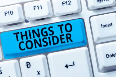 Düşünülmesi gereken şeyleri gösteren ilham perisi, kontrol edilecek iş konsepti listesi veya alışveriş zamanı tablosu çizelgesi