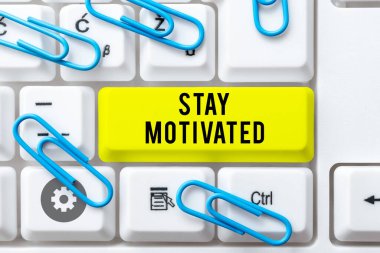 Metin gösterimi yazılıyor Motivasyonlu kalın, Bilgi ile bir hedefe her ulaştığınızda kendinizi ödüllendirmek için kelime