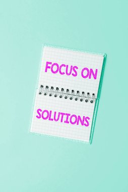 Metin yazma, çözümlere odaklanma, pozitif değişimi elde etmek için güçlü pratik yaklaşım