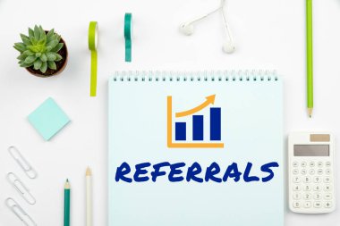 Değerlendirmeleri sunan metin başlığı, Danışmanlık denetimi için birini ya da bir şeyi önerme eylemi kavramını kabul et